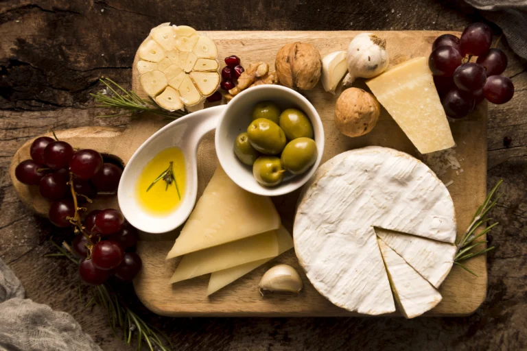 queso aceitunas y aceite