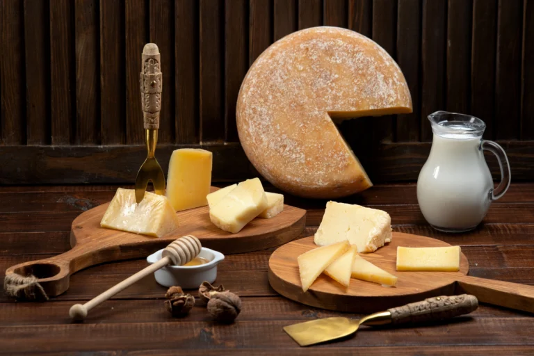 ¿El queso puede hacerte más feliz y ayudarte a vivir más?  La ciencia responde