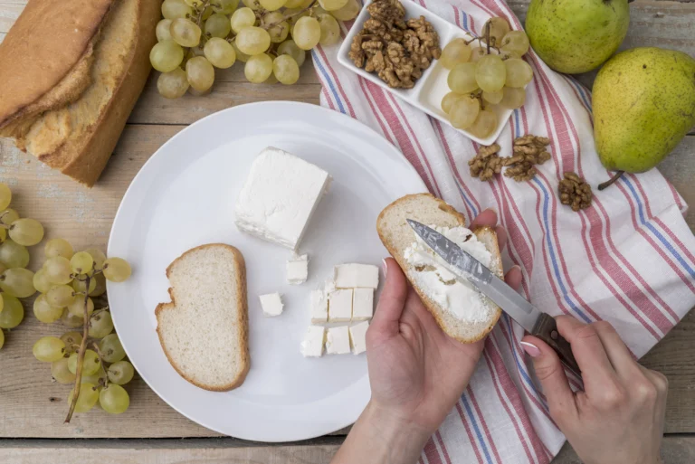 Queso en la dieta mediterránea: beneficios y recetas fáciles para cada día